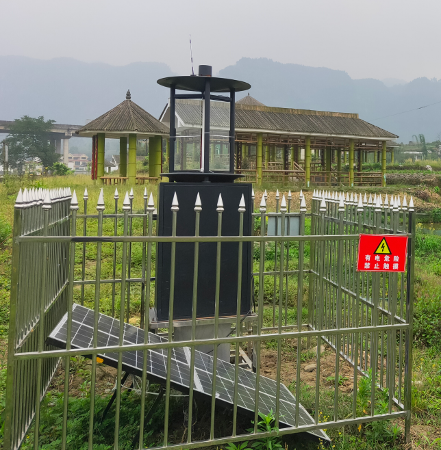 云飞太阳能自动虫情测报灯